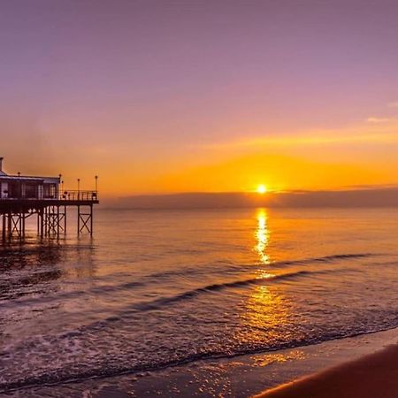 Beautiful Seafront Studio Apartment Cleethorpes Exteriör bild